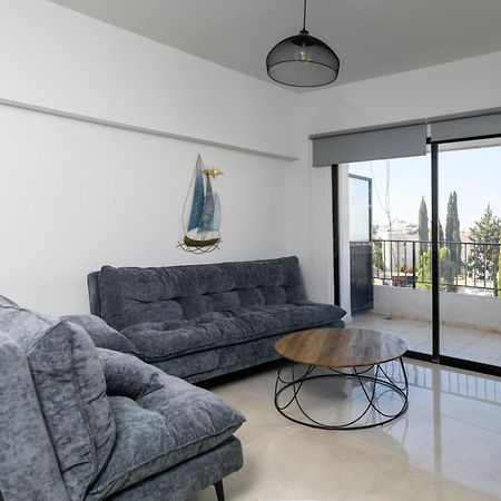 Ollies 3 Bedroom Apartment ลาร์นาคา ภายนอก รูปภาพ