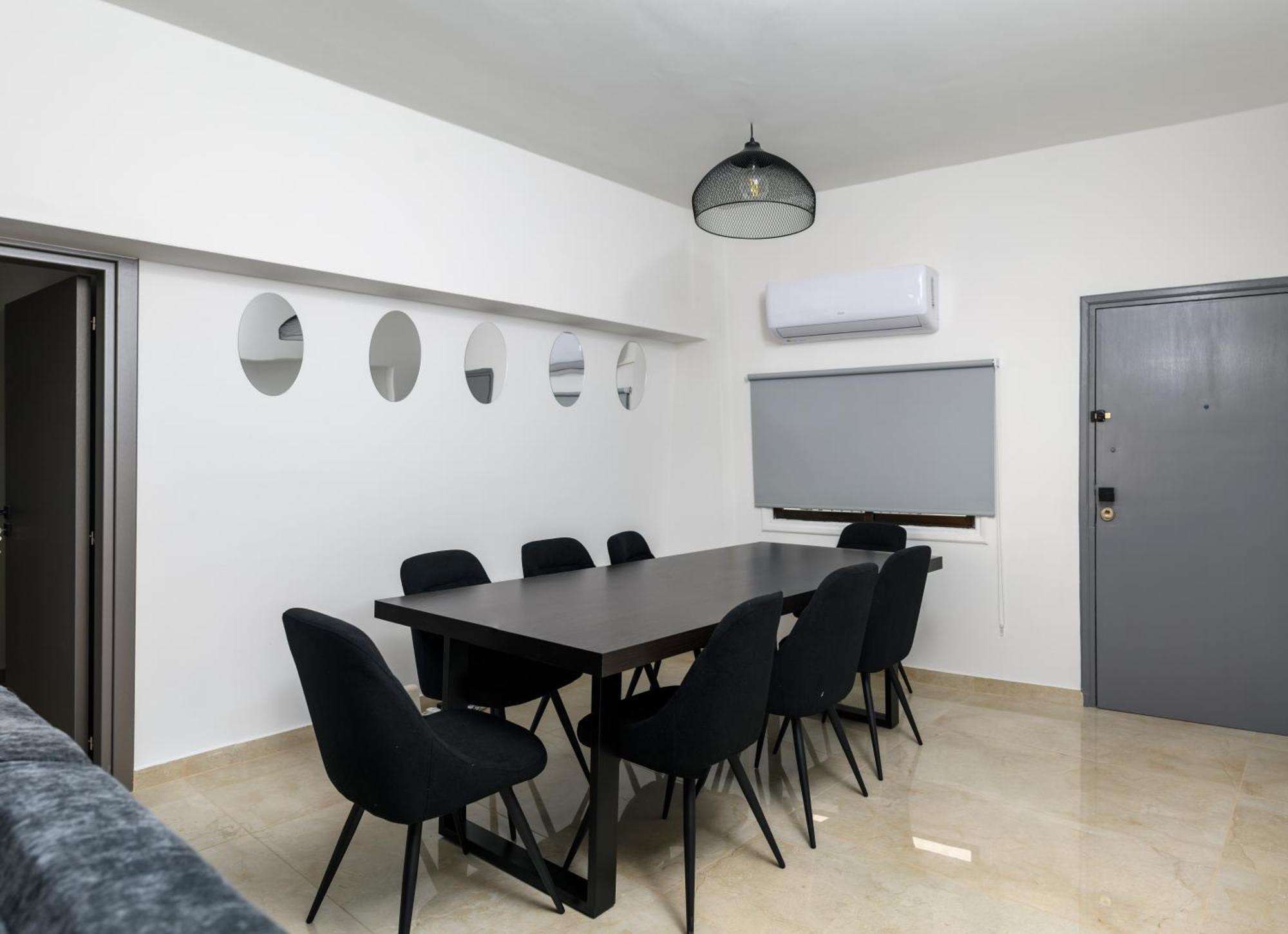 Ollies 3 Bedroom Apartment ลาร์นาคา ภายนอก รูปภาพ